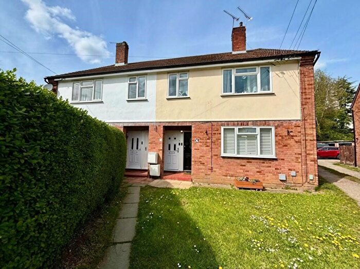 2 Bedroom Maisonette For Sale In Bardswell Close, Brentwood, CM14