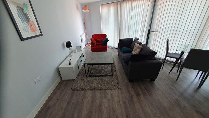 2 Bedroom Flat To Rent In Bradford Street, Birmingham, B12