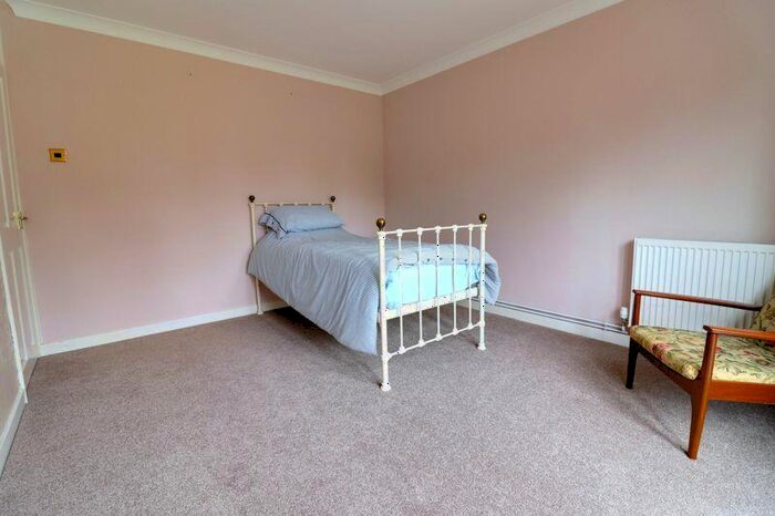 3 Bedroom Bungalow For Sale In Clevedon Avenue, Hillcroft Park, Stafford, ST17