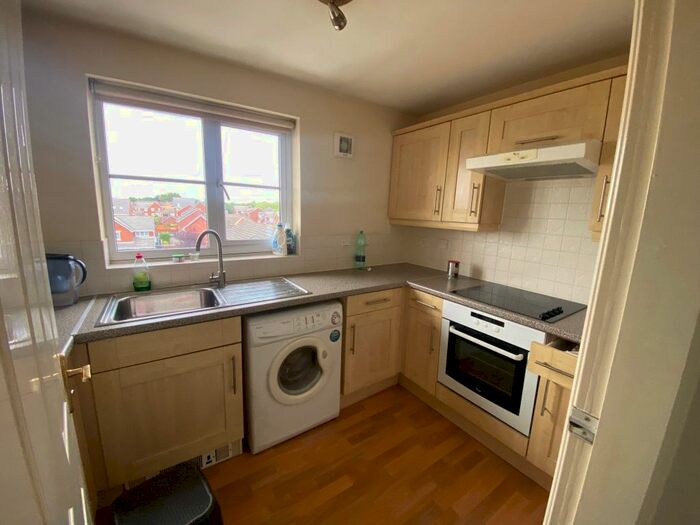 2 Bedroom Flat To Rent In Breckside Park, Liverpool, L6