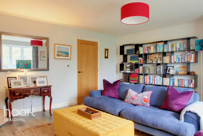 3 Bedroom Semi-Detached House For Sale In Lowery Close, Long Sutton, PE12