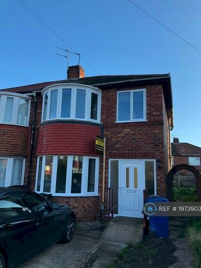 3 Bedroom Semi-Detached House To Rent In Blake Avenue, Doncaster, DN2