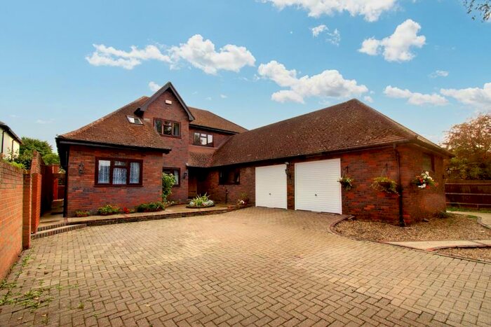 6 Bedroom Detached House For Sale In London Road, Addington, West Malling, ME19