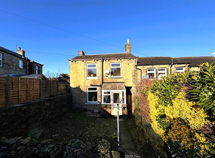 2 Bedroom End Of Terrace House For Sale In , Back Stoney Lane, Huddersfield, HD4