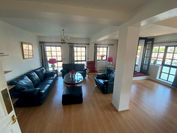 4 Bedroom Flat To Rent In Rope Street, London, SE16