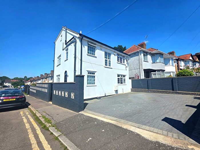 4 Bedroom Detached House For Sale In Bengarth Drive, Harrow, HA3