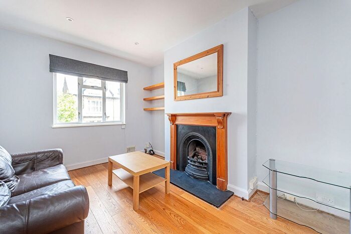 3 Bedroom Flat To Rent In Denmark Road, West Ealing, London, W13