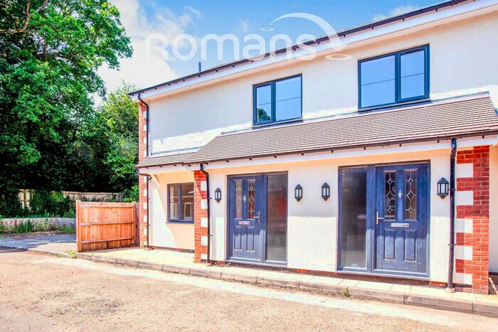 4 Bedroom Semi-Detached House To Rent In Fernbank Road, Ascot, SL5