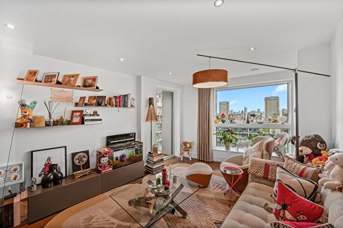 3 Bedroom Flat For Sale In Duckman Tower, Lincoln Plaza, E14