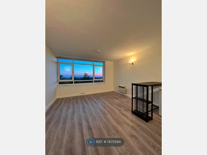 Studio To Rent In Delphian Court, London, SW16