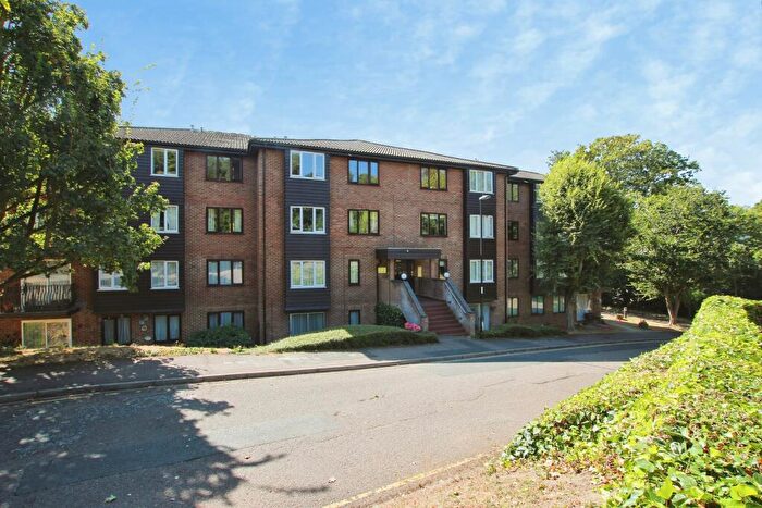 2 Bedroom Apartment For Sale In Steep Hill, Croydon, CR0