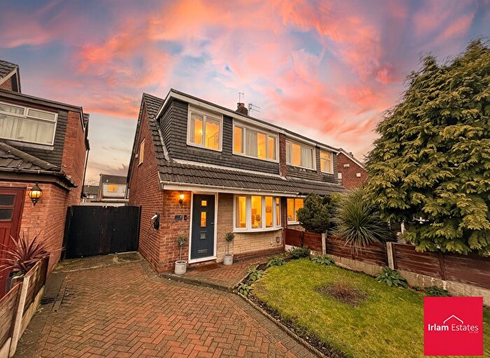 3 Bedroom Semi-Detached House For Sale In Farnham Drive, Irlam, M44