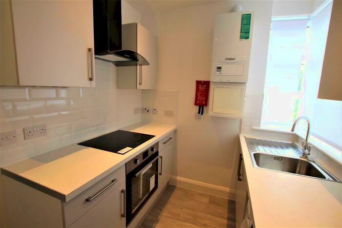 2 Bedroom Flat To Rent In Millford Gardens, Wembley, HA0