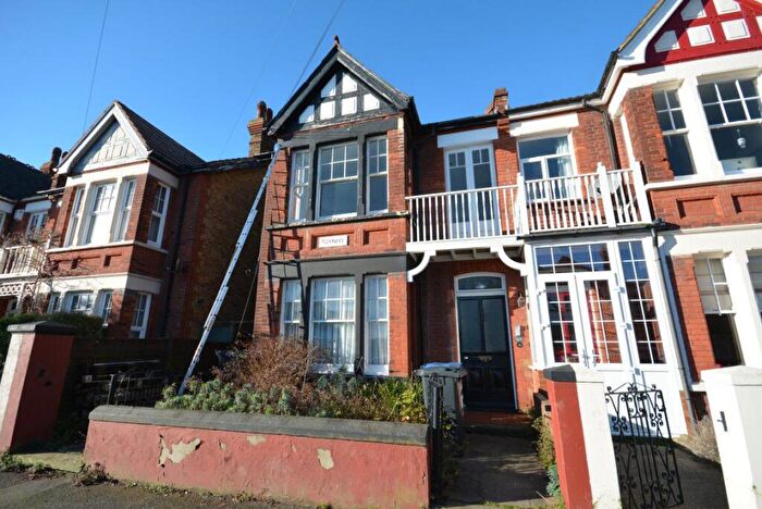 2 Bedroom Flat To Rent In Pierremont Avenue, Broadstairs, CT10