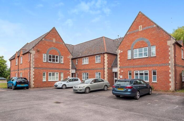 1 Bedroom Flat To Rent In Field Gardens, Steventon, Abingdon, OX13