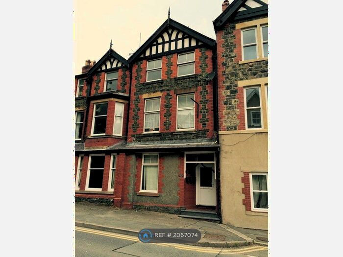 2 Bedroom Flat To Rent In Grenville House, Penmaenmawr, LL34