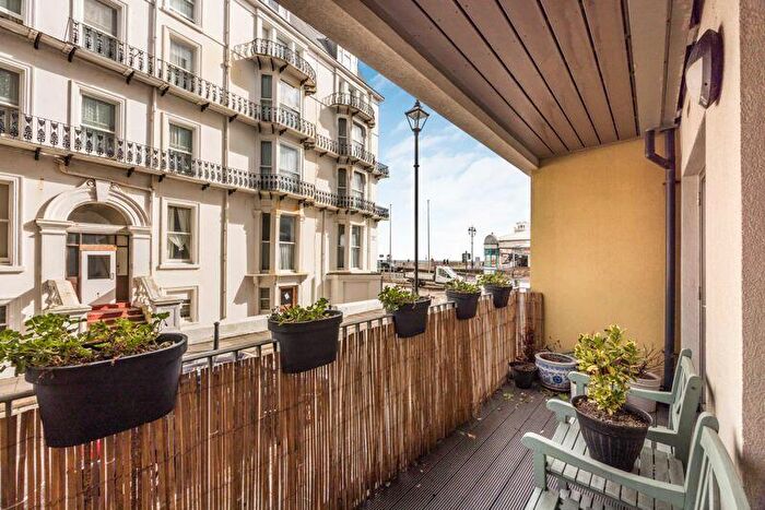 1 Bedroom Retirement Property For Sale In Savoy House, Southsea, PO4