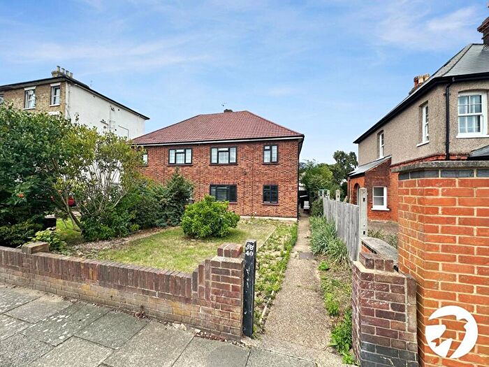 2 Bedroom Flat To Rent In West Heath Road, London, SE2