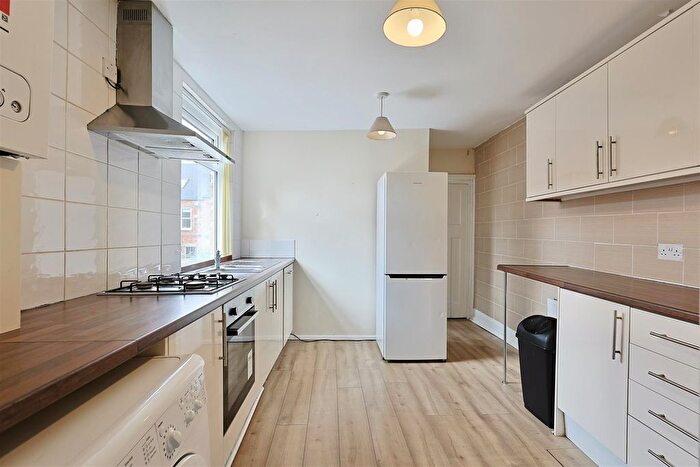 3 Bedroom Flat To Rent In Valley View, Jesmond, Newcastle Upon Tyne, NE2