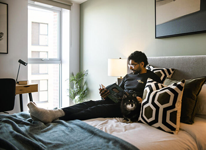 Apartment To Rent In Dockside, Edinburgh, EH6