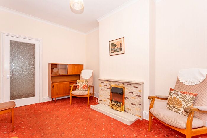 2 Bedroom Semi-Detached Bungalow For Sale In Hardthorn Road, Dumfries, DG2