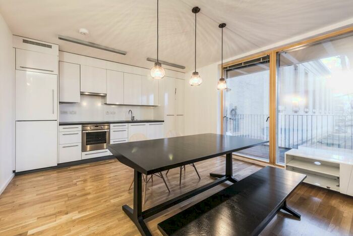 2 Bedroom Apartment To Rent In St. James's Road London, SE16