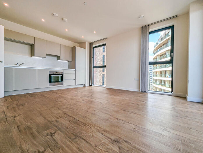 2 Bedroom Flat To Rent In North End Road, Wembley, HA9