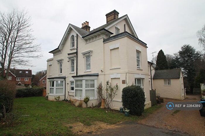 1 Bedroom Flat To Rent In The Well House, Nutfield, Redhill, RH1