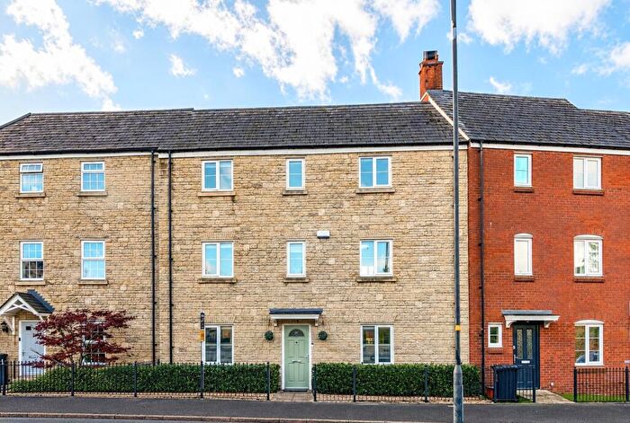 5 Bedroom Town House For Sale In Torun Way, Haydon End, Swindon, SN25