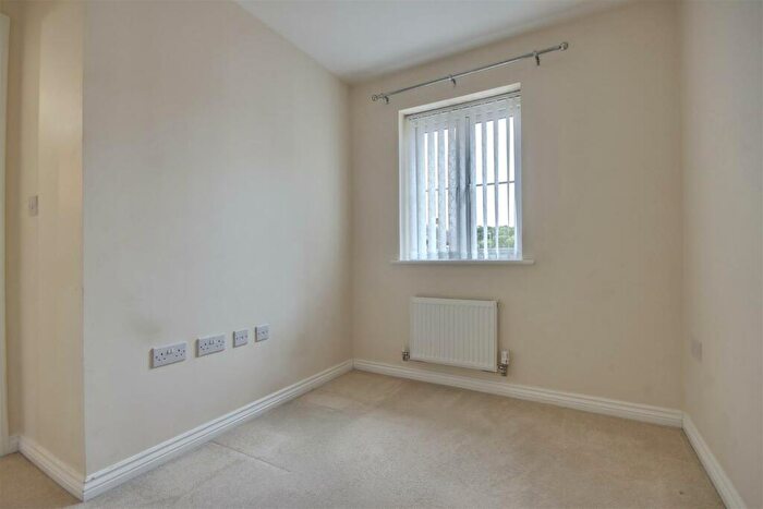 2 Bedroom Flat For Sale In Mouliere Court, Denmead, PO7