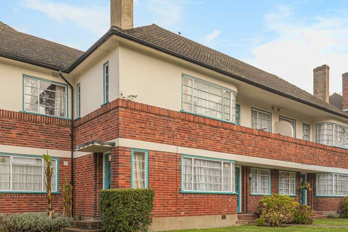 2 Bedroom Maisonette To Rent In Glenhill Close, Finchley, N3