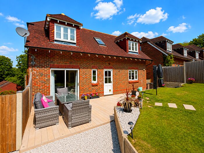 4 Bedroom Detached House For Sale In Caffyns Rise, Billingshurst, RH14