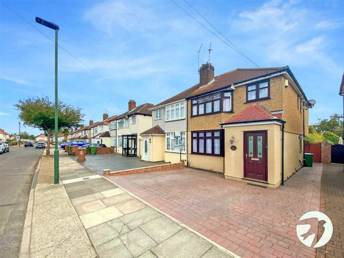 4 Bedroom Semi-Detached House To Rent In Porthkerry Avenue, Welling, DA16