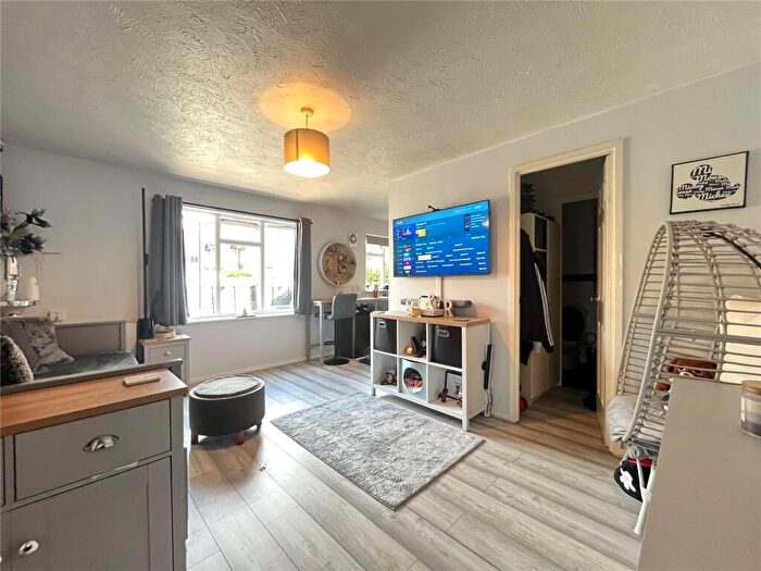 Studio For Sale In St. Peters Gardens, Wrecclesham, Farnham, Surrey, GU10