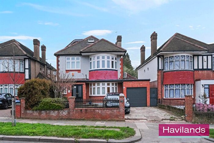 5 Bedroom Detached House For Sale In Bourne Hill, London, N13