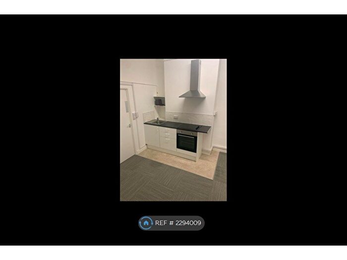 1 Bedroom Flat To Rent In High Street, Yeovil, TA14
