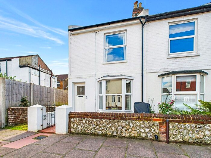 3 Bedroom End Terrace House For Sale In Thurlow Road, Worthing, BN11
