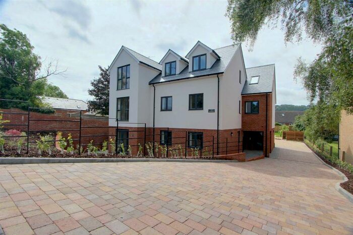 2 Bedroom Apartment To Rent In Buckland Wharf, Aston Clinton, HP22