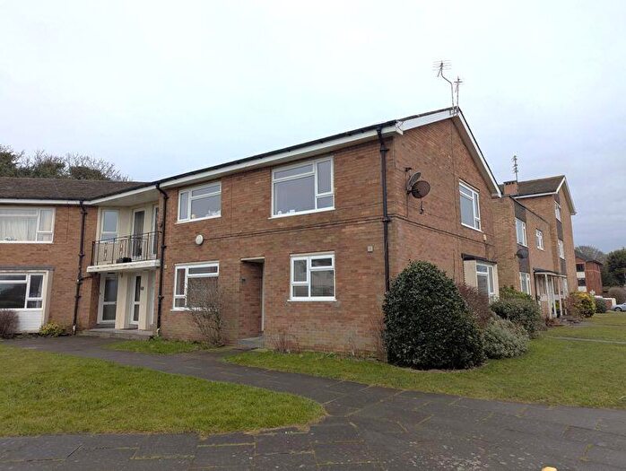 2 Bedroom Apartment To Rent In Ground Floor Apartment, Warren Court, Westcliffe Road, Birkdale, Merseyside, PR8