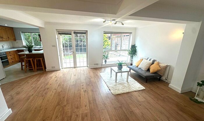 4 Bedroom Semi-Detached House To Rent In Wolf Lane, Windsor, SL4