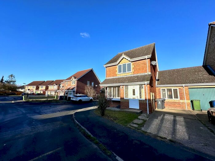 3 Bedroom Link Detached House To Rent In Lucerne Close, Cambridge, Cambridgeshire, CB1