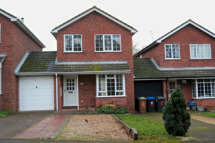 3 Bedroom Detached House To Rent In Astbury Close, Daventry, Northants, NN11