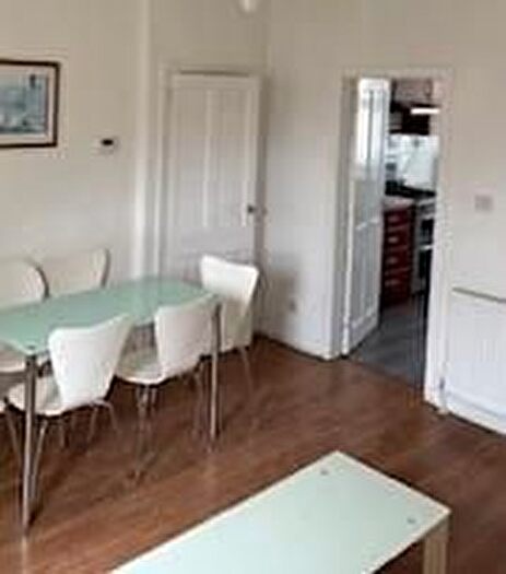 3 Bedroom Flat To Rent In Portobello Road, Edinburgh, EH8