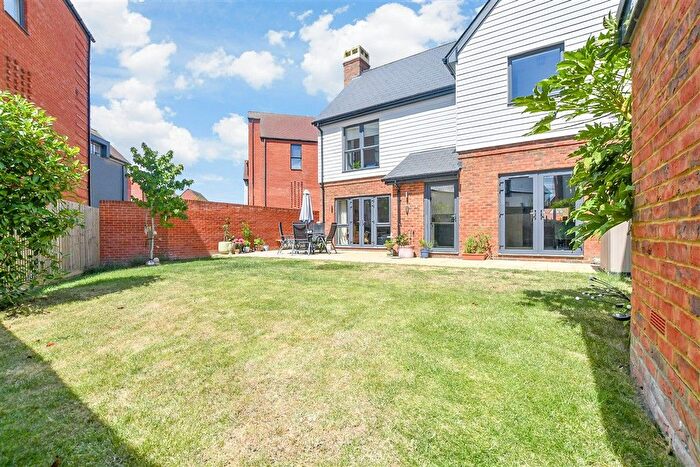 4 Bedroom Detached House For Sale In Highwood Drive, Chilmington Green, Kent, TN23