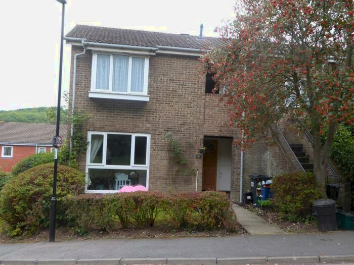 2 Bedroom Maisonette To Rent In Sorrel Bank, CR0