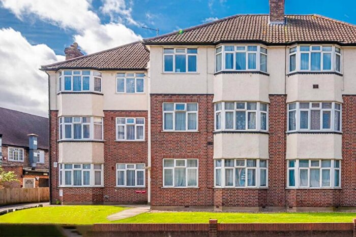 2 Bedroom Flat To Rent In Harrow View, Harrow, HA2