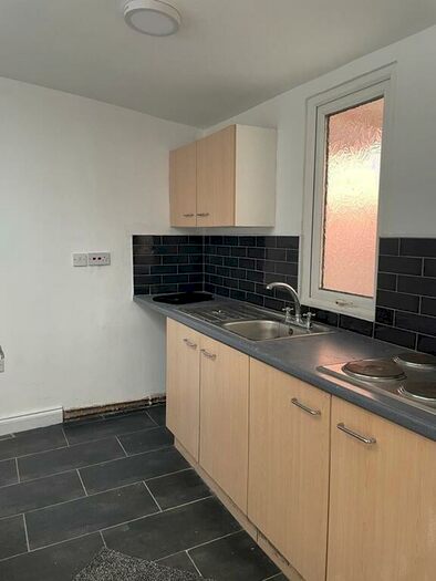 2 Bedroom Flat To Rent In Waterloo Road, Smethwick, Birmingham, West Midlands, B66