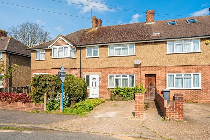 3 Bedroom Terraced House For Sale In Grove Crescent, Hanworth, TW13
