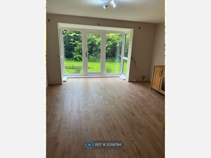 2 Bedroom Flat To Rent In Mersey Road, Stockport, SK4