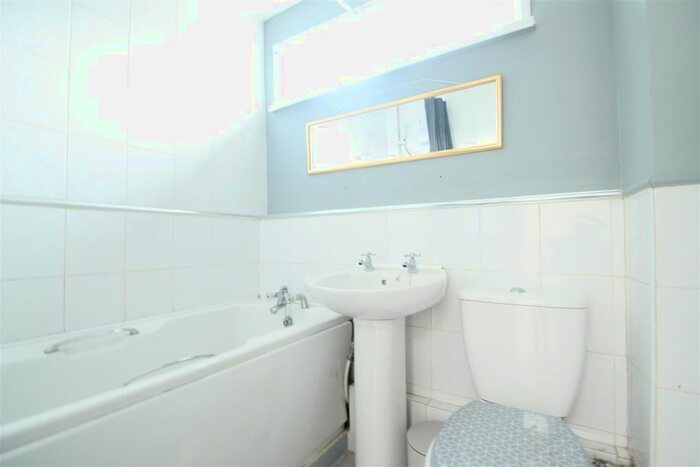 2 Bedroom Flat To Rent In Beasley Grove, Great Barr, Birmingham, B43